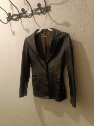 Chaqueta cuero elegante negra T36