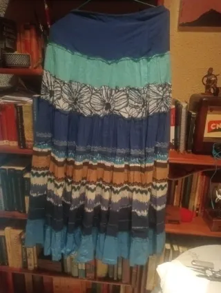 Falda amplia multicolor con cordones