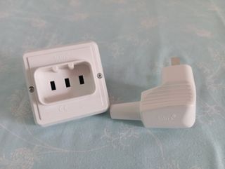 BASE Y ENCHUFE SOLERA