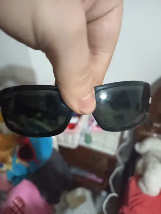 Gafas de sol Ray-Ban negras con estuche