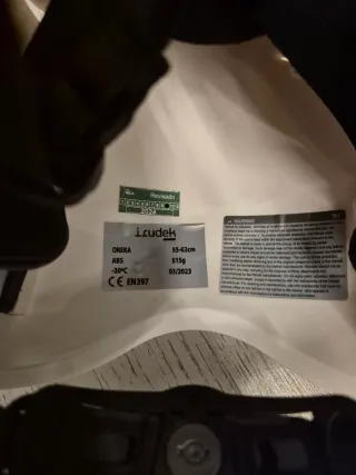 Casco y arnés trabajos altura