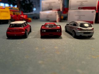 Lotto 3 modellini 1:43 Mini, Alfa, Ferrari