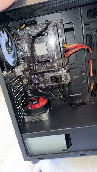 PC Gaming Negro con Luces Azules