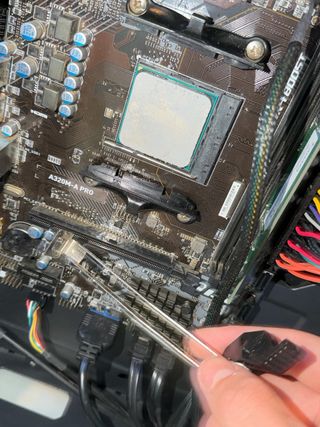 PC Gaming Negro con Luces Azules