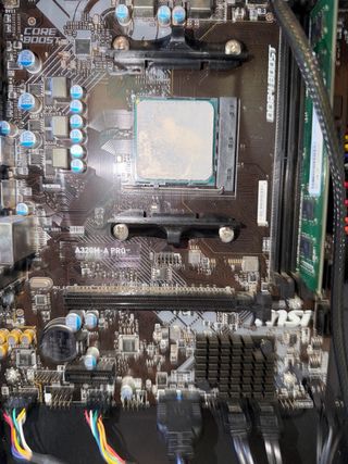 PC Gaming Negro con Luces Azules