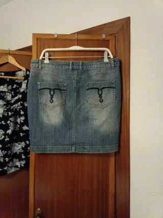 Conjunto blusa y falda vaquera