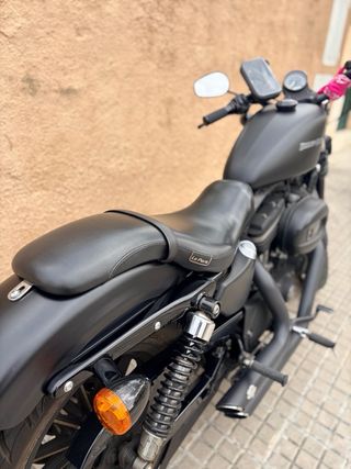 Harley Davidson Sportster XL883N Iron Negra 2011