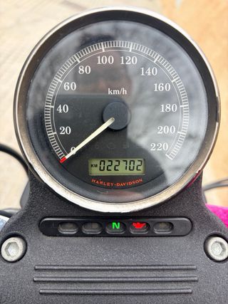 Harley Davidson Sportster XL883N Iron Negra 2011