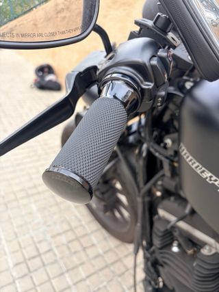 Harley Davidson Sportster XL883N Iron Negra 2011