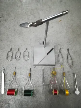 EQUIPO  montaje moscas PESCA