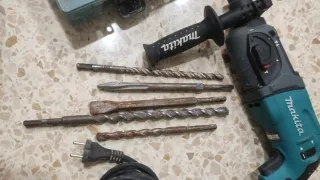 Taladro percutor Makita