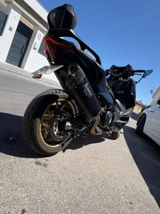 Yamaha T-MAX Tech 560 Maxi Scooter