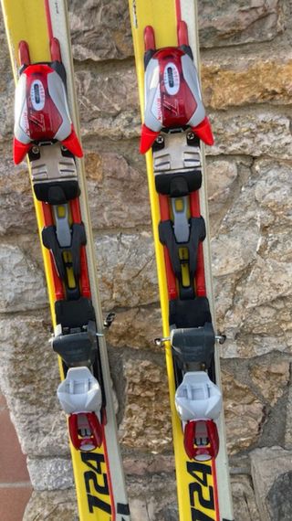 Botas esquí Tecnica Naranja y esquís Volkl 724