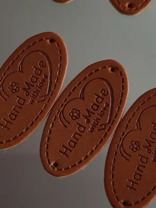 Targhette Hand Made in Pelle Marrone (10 Pezzi)