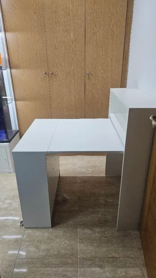 Estantería BILLY con mesa auxiliar