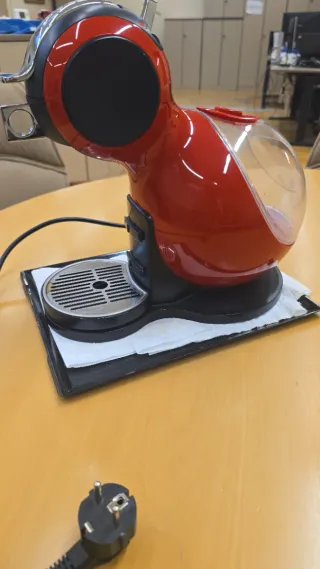 Cafetera Dolce Gusto Roja