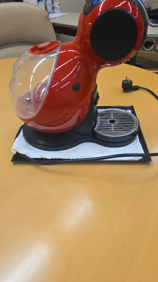 Cafetera Dolce Gusto Roja