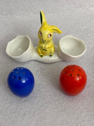 Set Porcellana Antico Coniglio Uova Sale Pepe