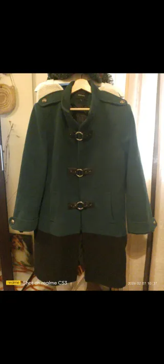 Abrigo semilargo verde y negro 1 eur como regalo