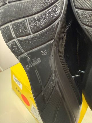 Zapatos negros 24hrs talla 38