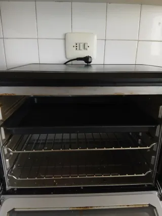 Mini horno Moulinex negro