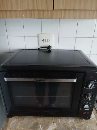 Mini horno Moulinex negro