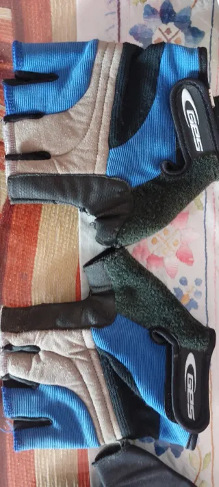 Guantes MÍTICAL negros y amarillos