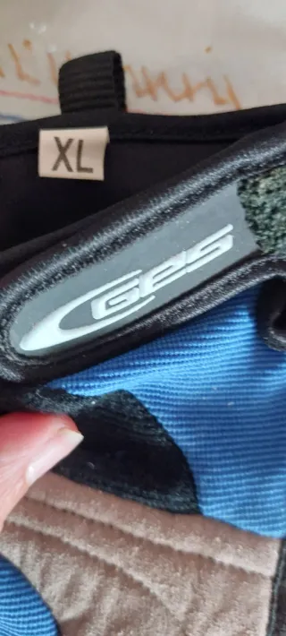 Guantes MÍTICAL negros y amarillos