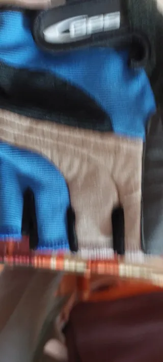 Guantes MÍTICAL negros y amarillos