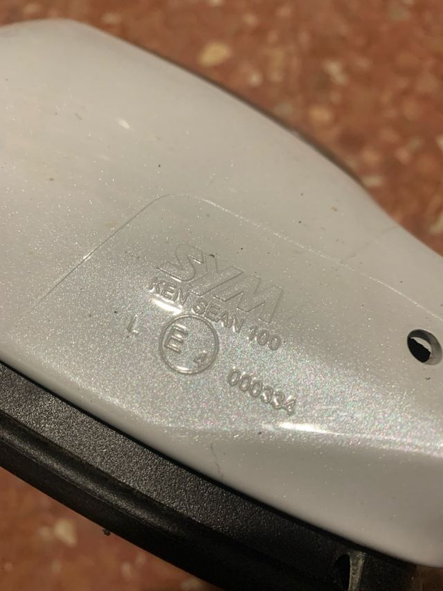 Espejo derecho Sym Joymax 125 2016