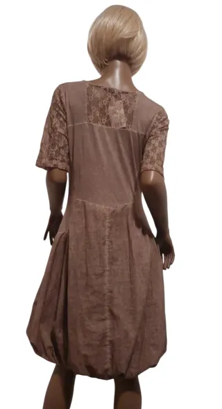 Vestito beige con pizzo