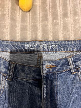 Pantalón vaquero ancho acampanado