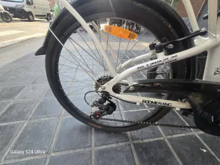 Bicicleta plegable blanca