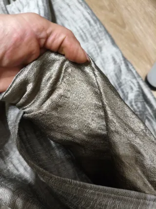 Cortinas grises plateadas con ojales