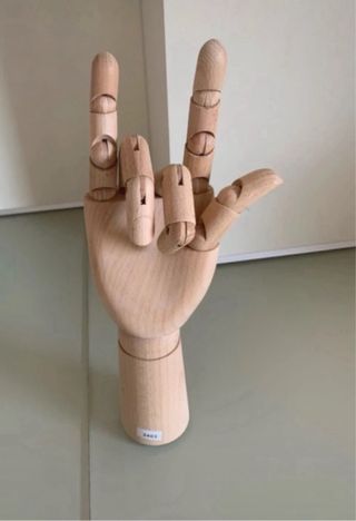 Mano snodabile in legno