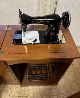 Máquina de coser Alfa clásica