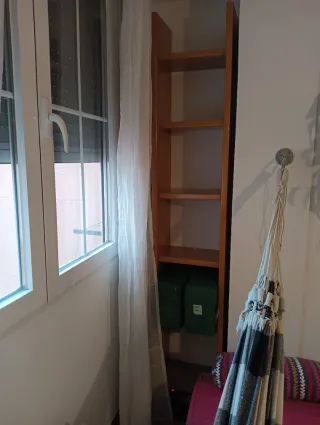 Estantería de madera