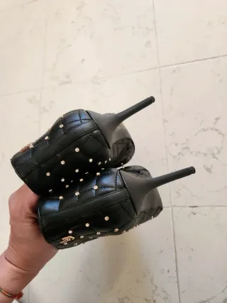 Stivaletti Liu Jo neri borchie n. 38