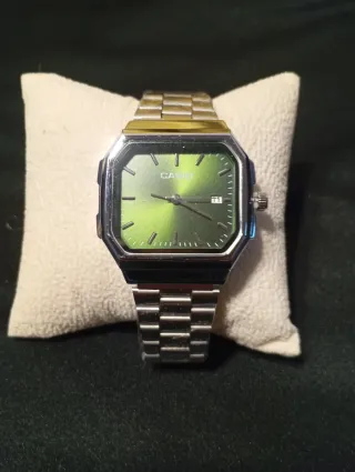 Reloj Casio Dorado y Negro