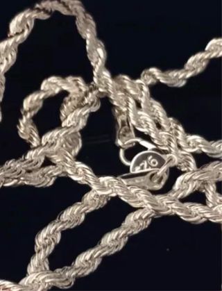 Collar de plata de ley