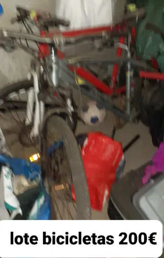 Lote de 3 bicicletas y muchos accesorios