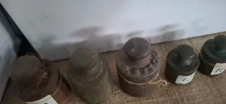 Pesi vintage in metallo