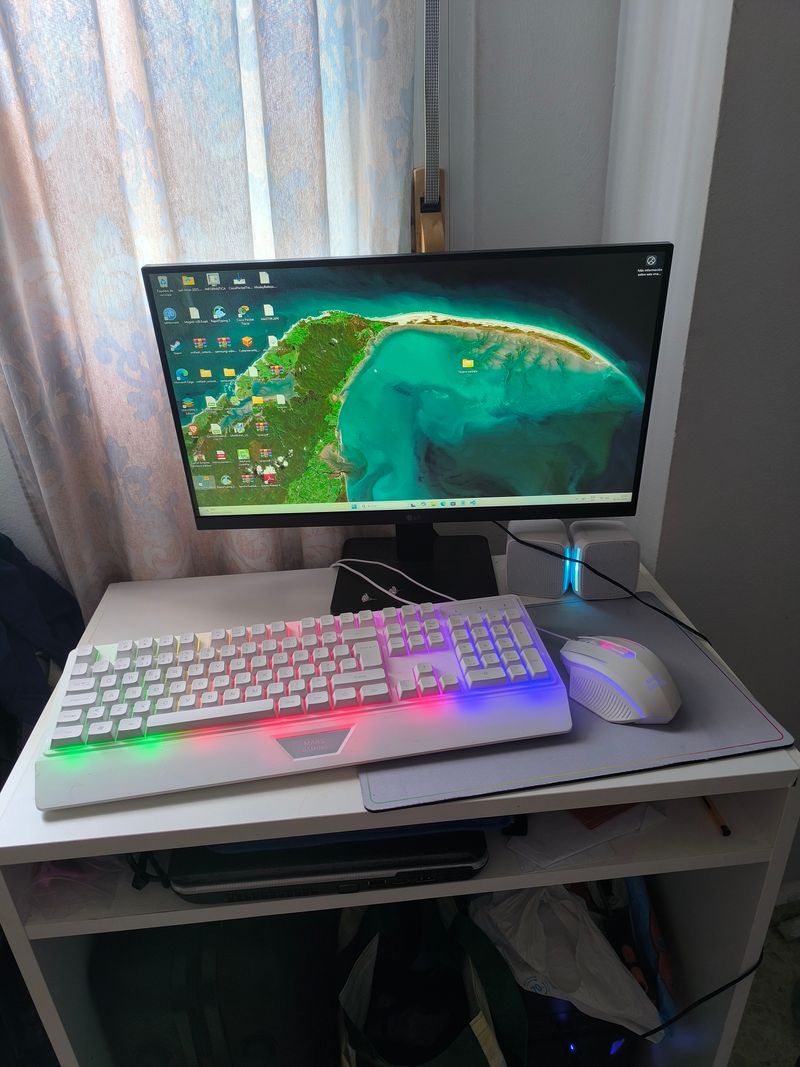 Computadora Escritorio PC poco uso muy buen estado afbeelding 2