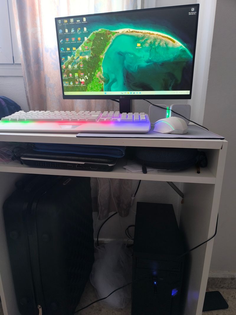 Computadora Escritorio PC poco uso muy buen estado afbeelding 3