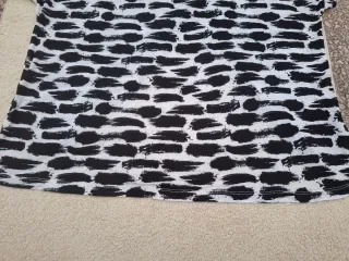 Camiseta Talla 48 . Medidas en descripción