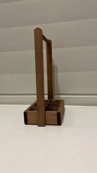 Porta bottiglie in legno con 6 scomparti