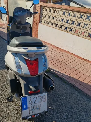 Peugeot Geopolis 300cc, Scooter.