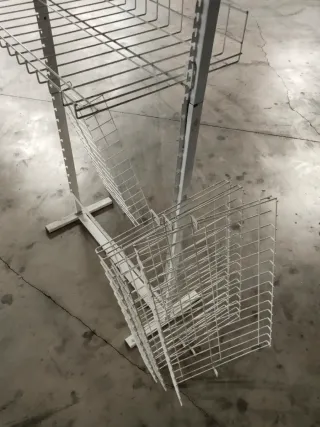 Estantería expositora metálica