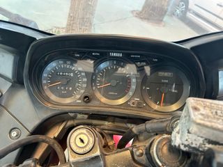 Yamaha FJ1200 Roja y Blanca. 1986.