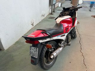 Yamaha FJ1200 Roja y Blanca. 1986.